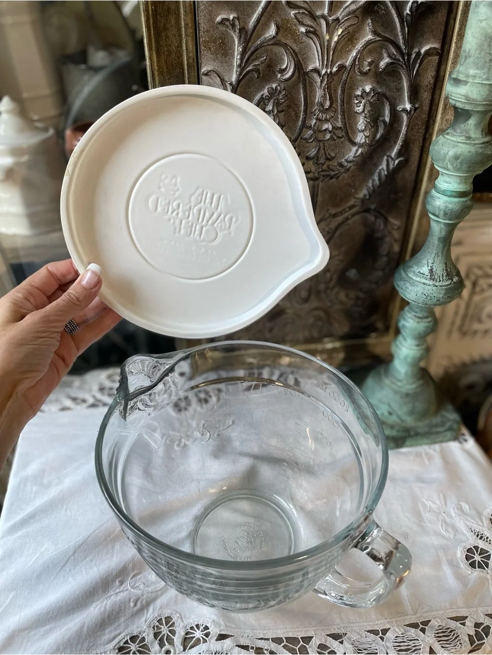 Vintage Pampered chef 8 cup pour spout cover clear glass measuring cup